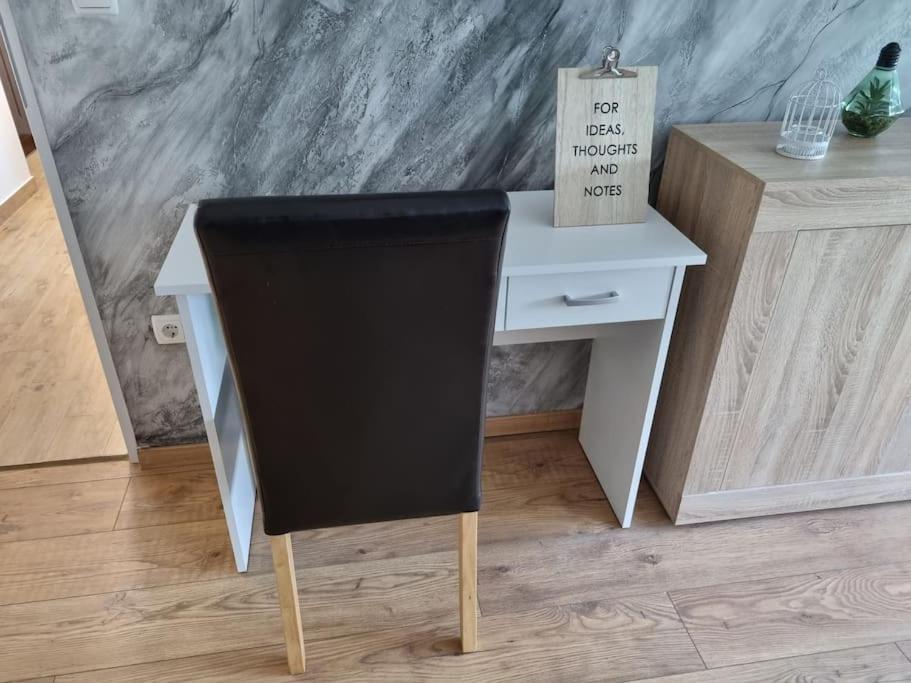 Studio Apartman Bojana 34M2,Free Wifi,Parking 锡萨克 外观 照片